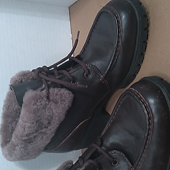 ANKLE BOOTS CLARKS LEATHER  FAUX FUR - Picture 2 of 8